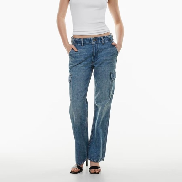 Aritzia Denim Forum 90’s Edie Lo-Rise Cargo Jean in 5 Years Kiss n Tell Bleu - Picture 1 of 7
